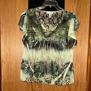 Dress Barn Green Cap Sleeve Graphic Blouse